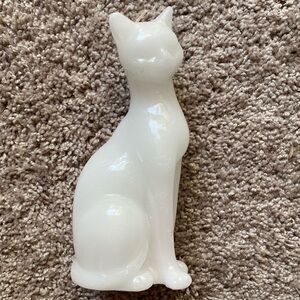 White Vintage Cat Candle